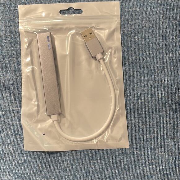 MacBook Air 11” shell and blue soft case - Picture 3 of 6